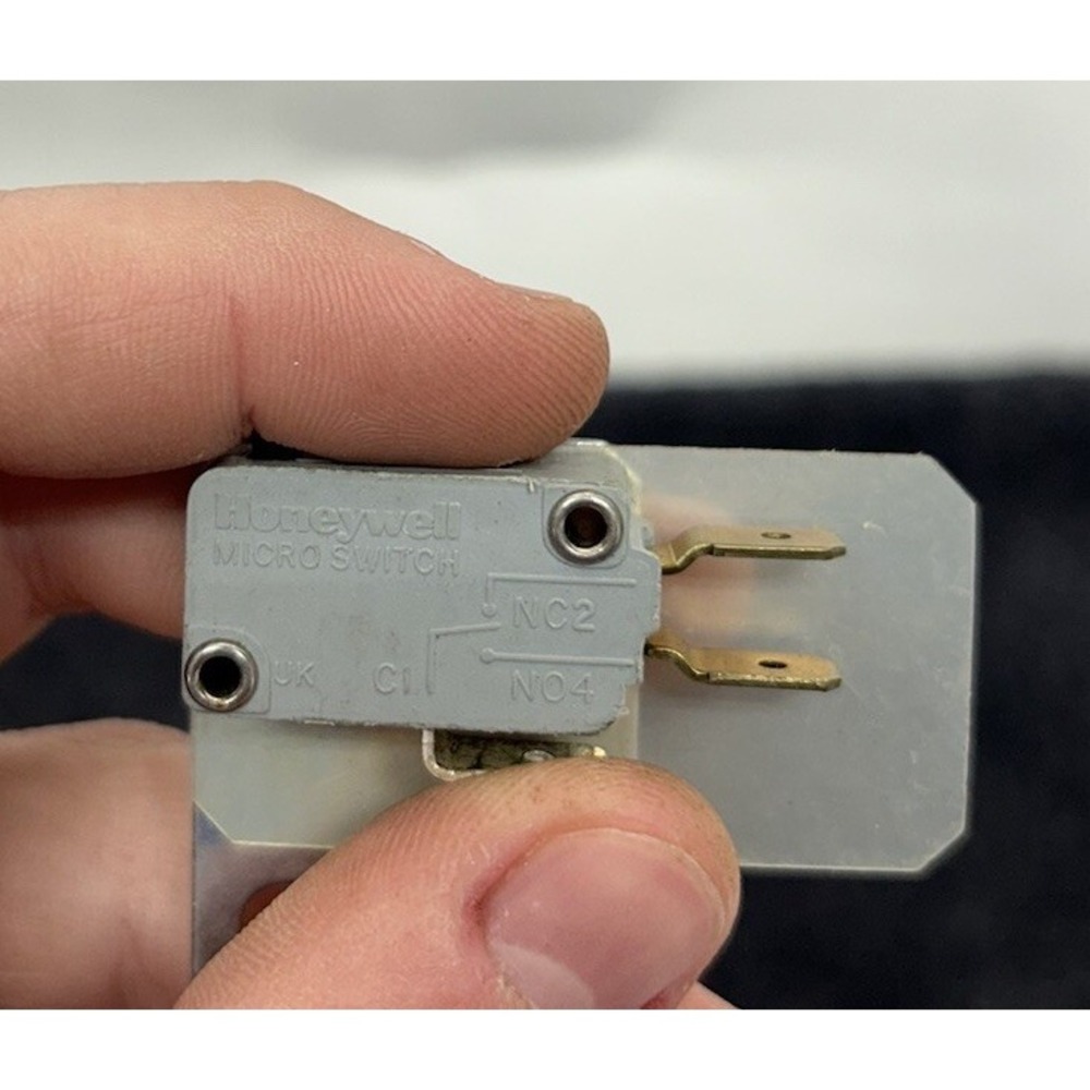 Honeywell CI NC2 NO4 Micro Switch Part - Picture 2 of 3